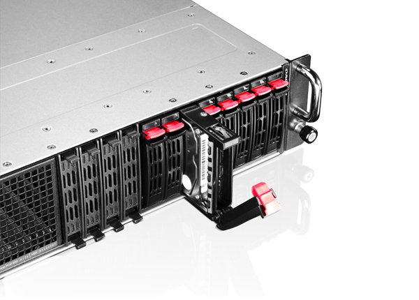 联想Lenovo ThinkServer RQ750 机架式服务器（英特尔®至强®E5-4603 v4处理器/8G UDIMM内存/2块1TB 7.2K RPM SATA 3.5英寸硬盘） 产品图